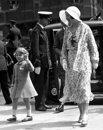 LONDON PRINCESS ELIZABETH
